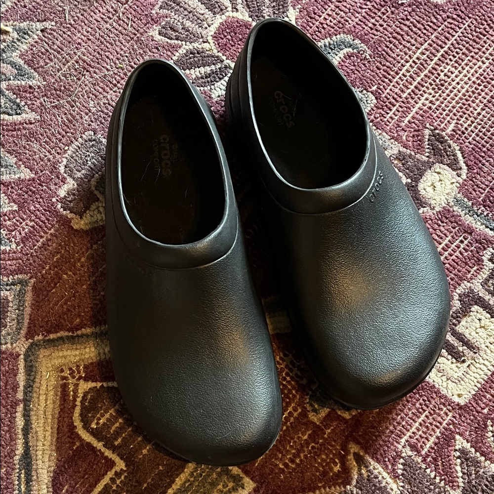 Men’s 10/Women’s 12 Black Crocs slip-resistant chef Shoes NWOT